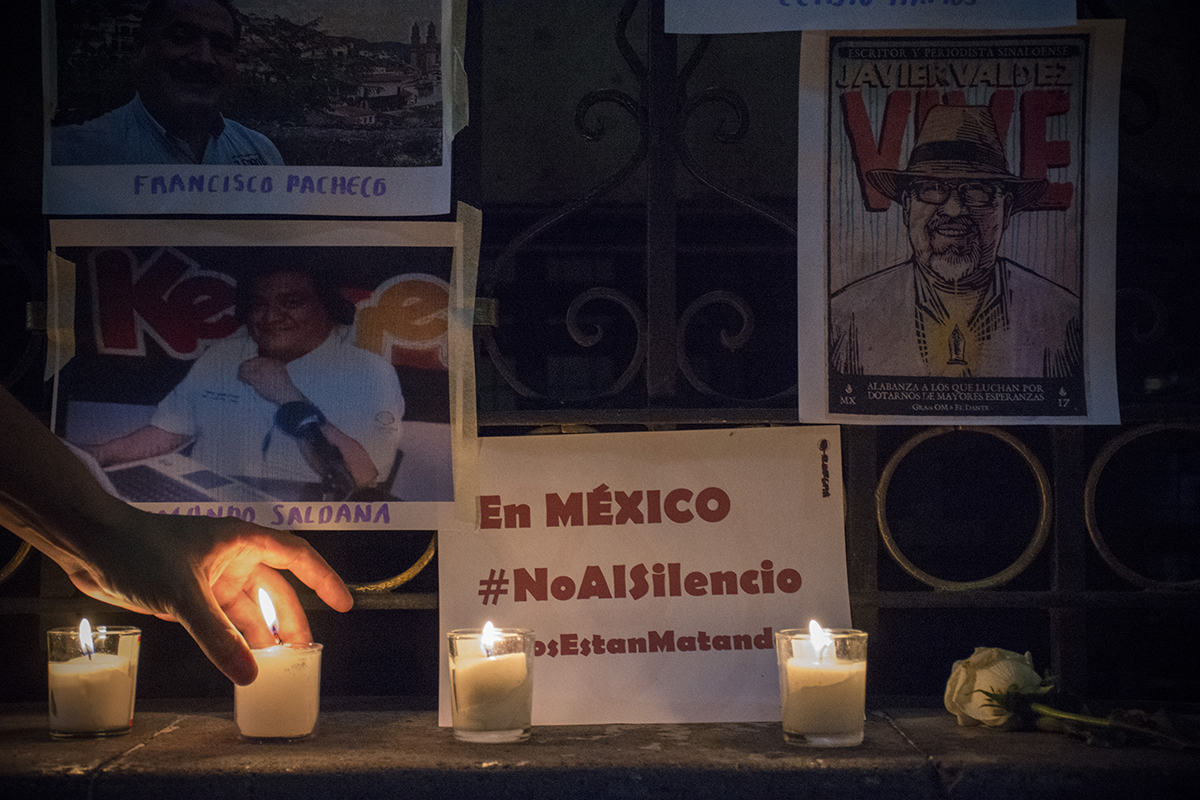 Protesta por el asesinato de Javier Valdez frente a SEGOB: Fernando Santillán