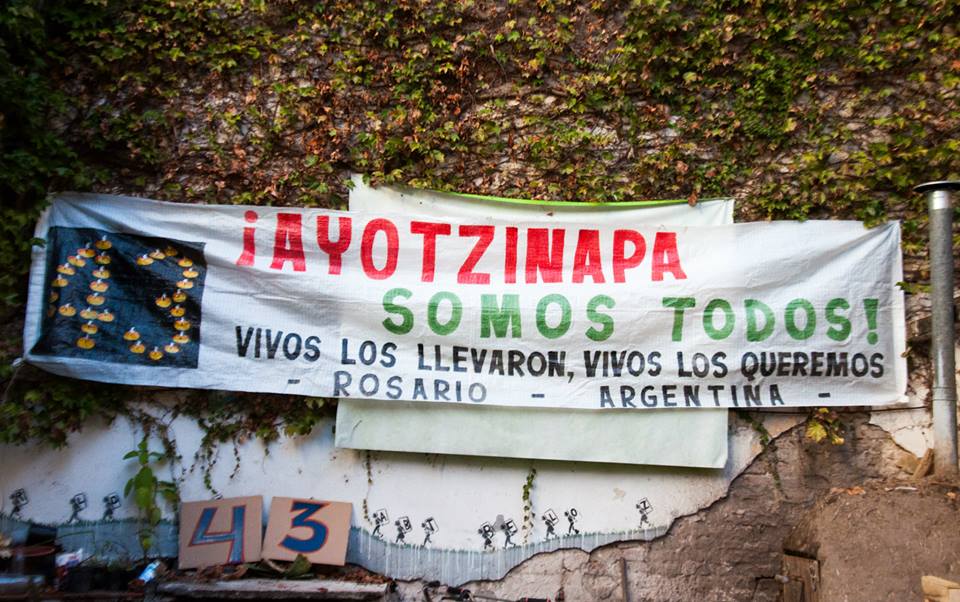 Foto: Rosario con Ayotzinapa